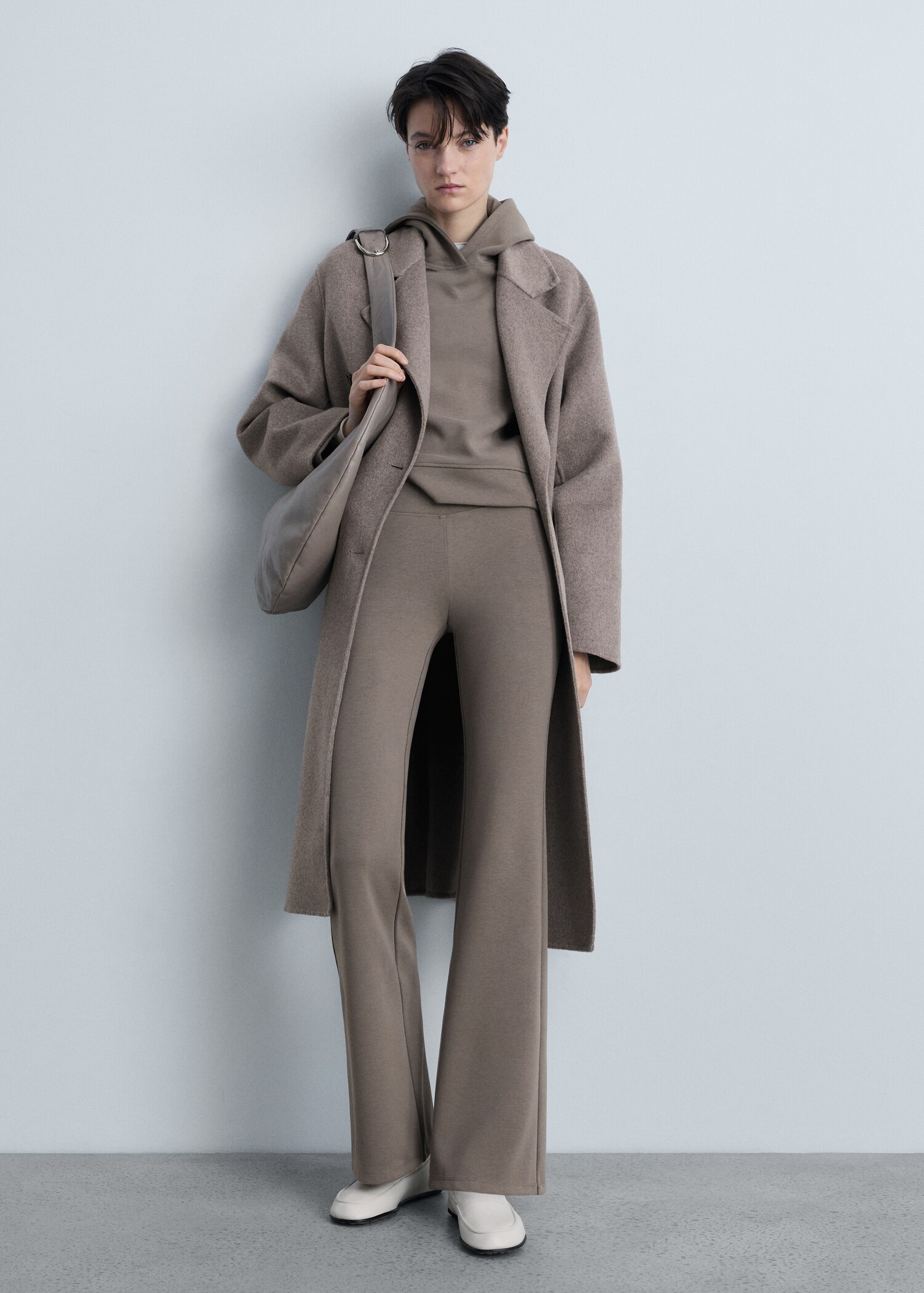 Flared knitted trousers - General plane