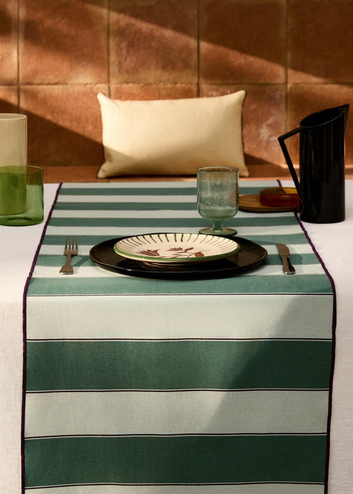 Resin stripe-print cotton table runner - General plane
