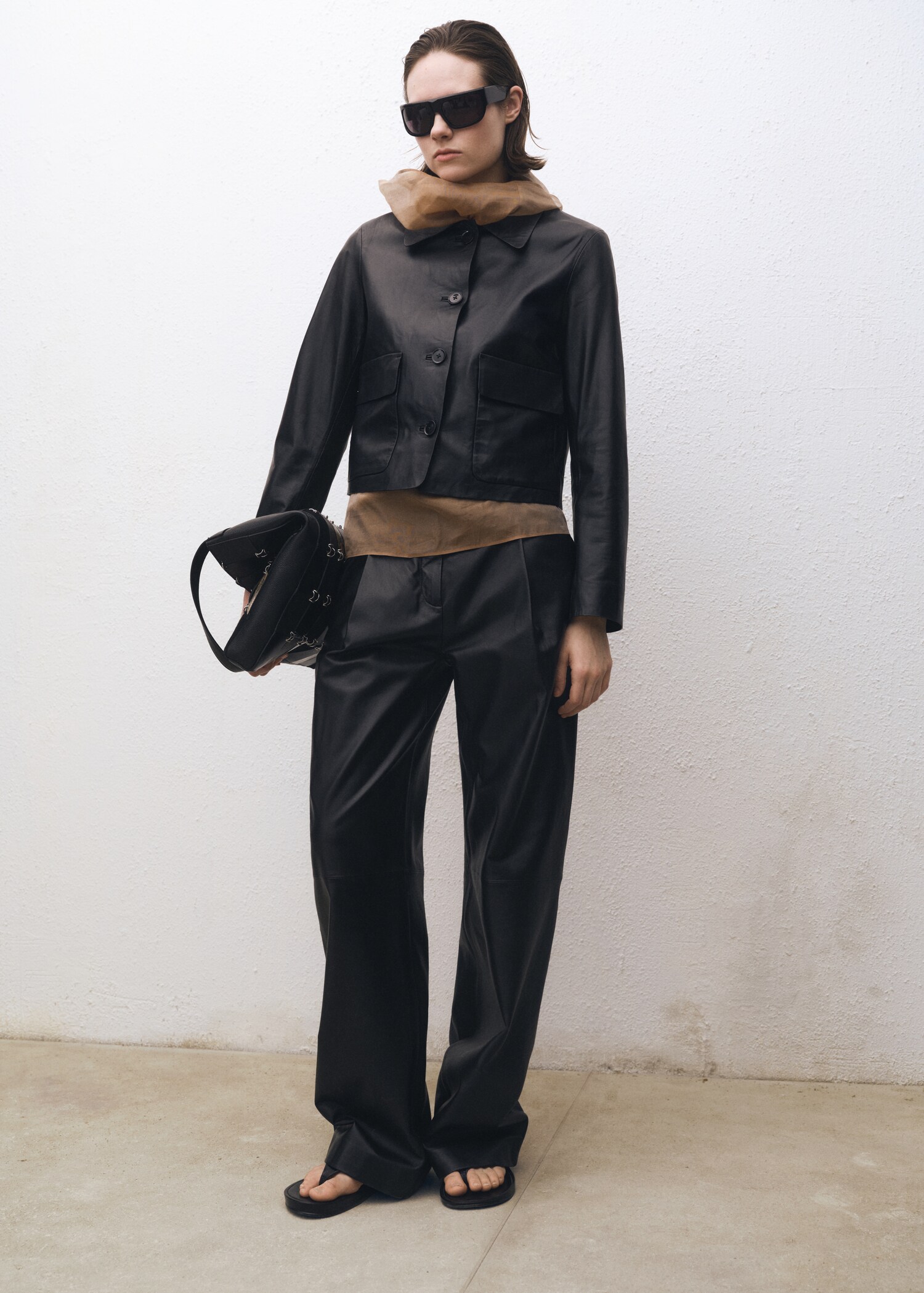 Veste cuir boutons - Plan général