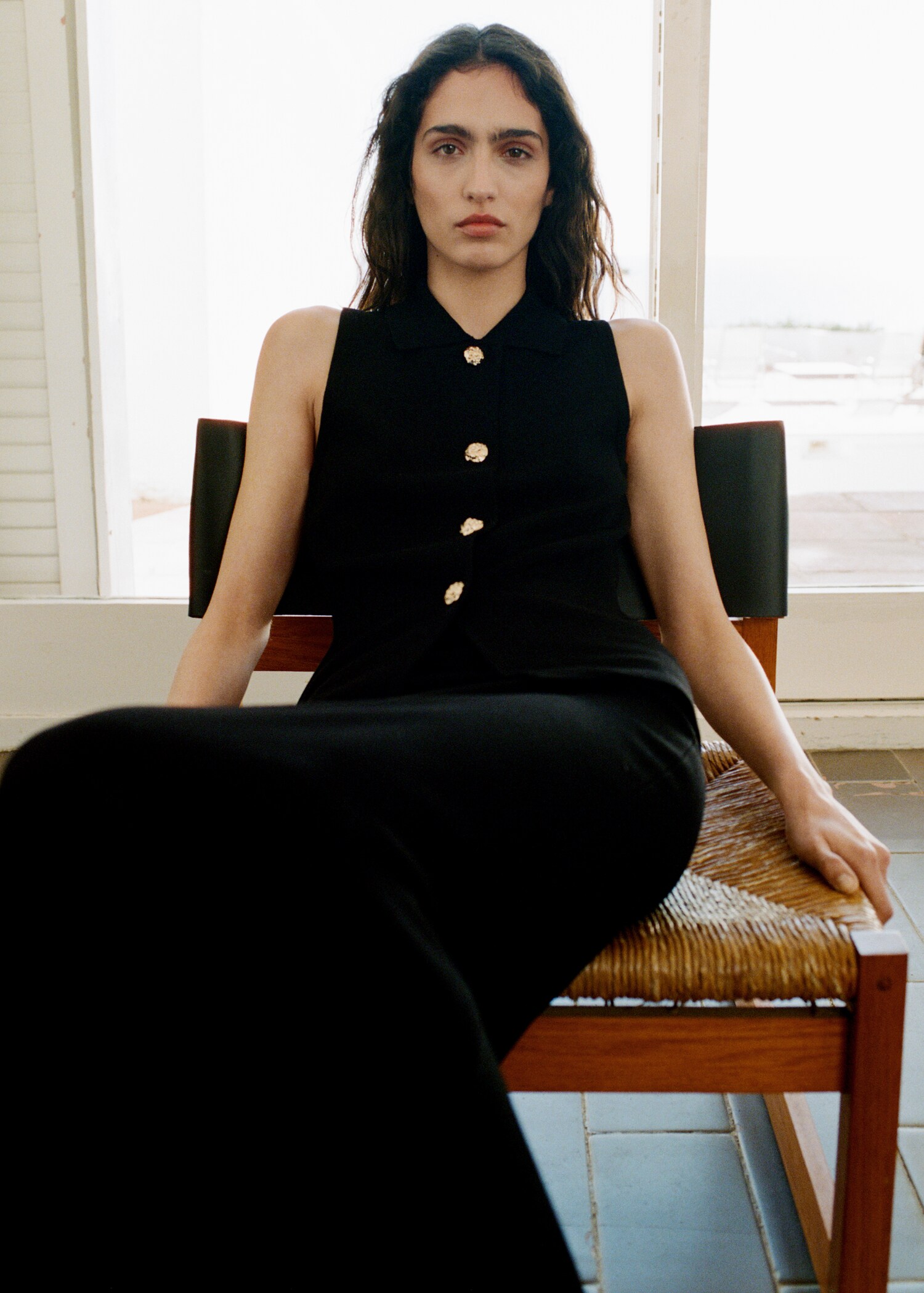 Knitted waistcoat with jewel buttons - General plane