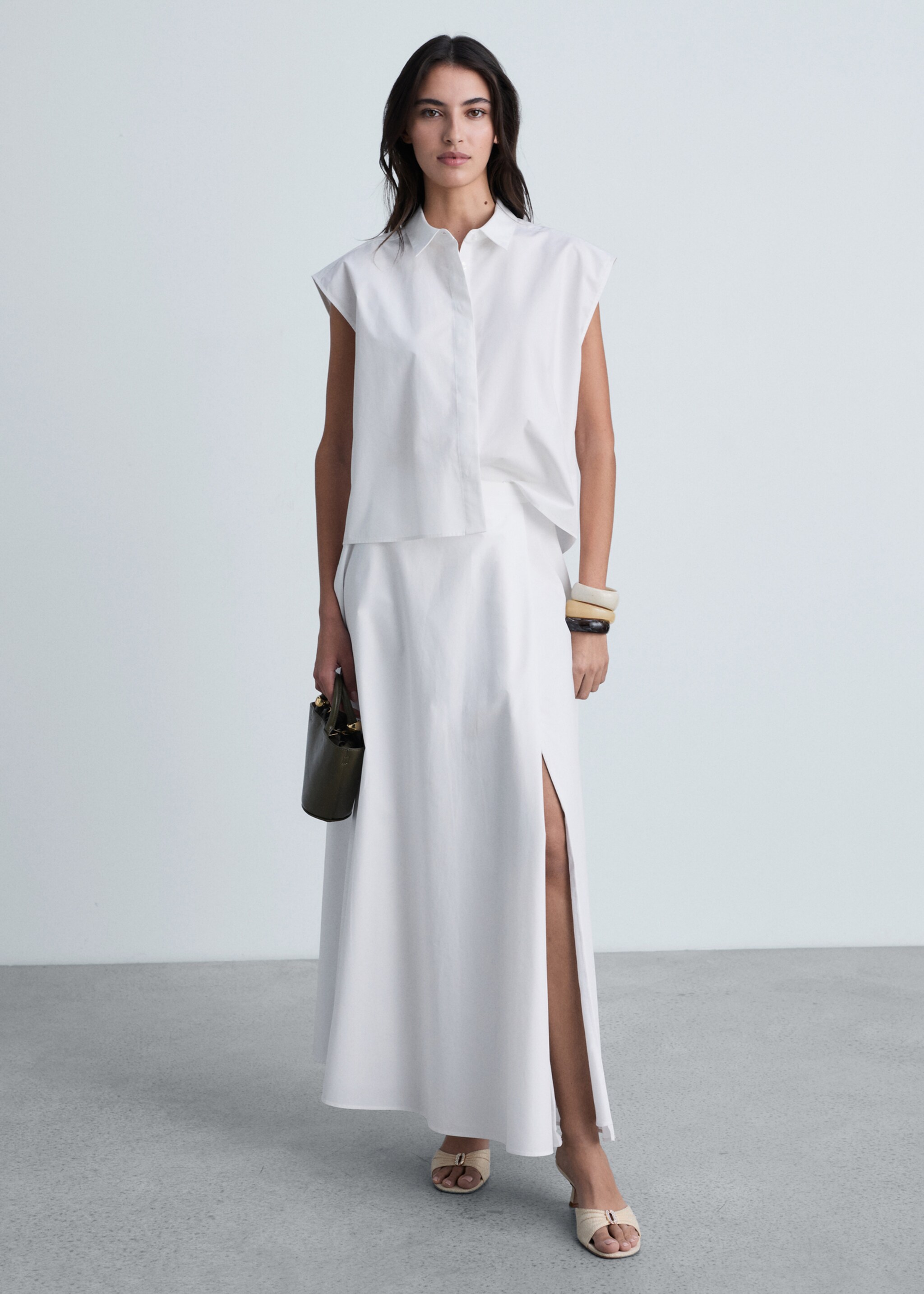 Long flared skirt with opening - General plane, White. Ref: 87094777-00.