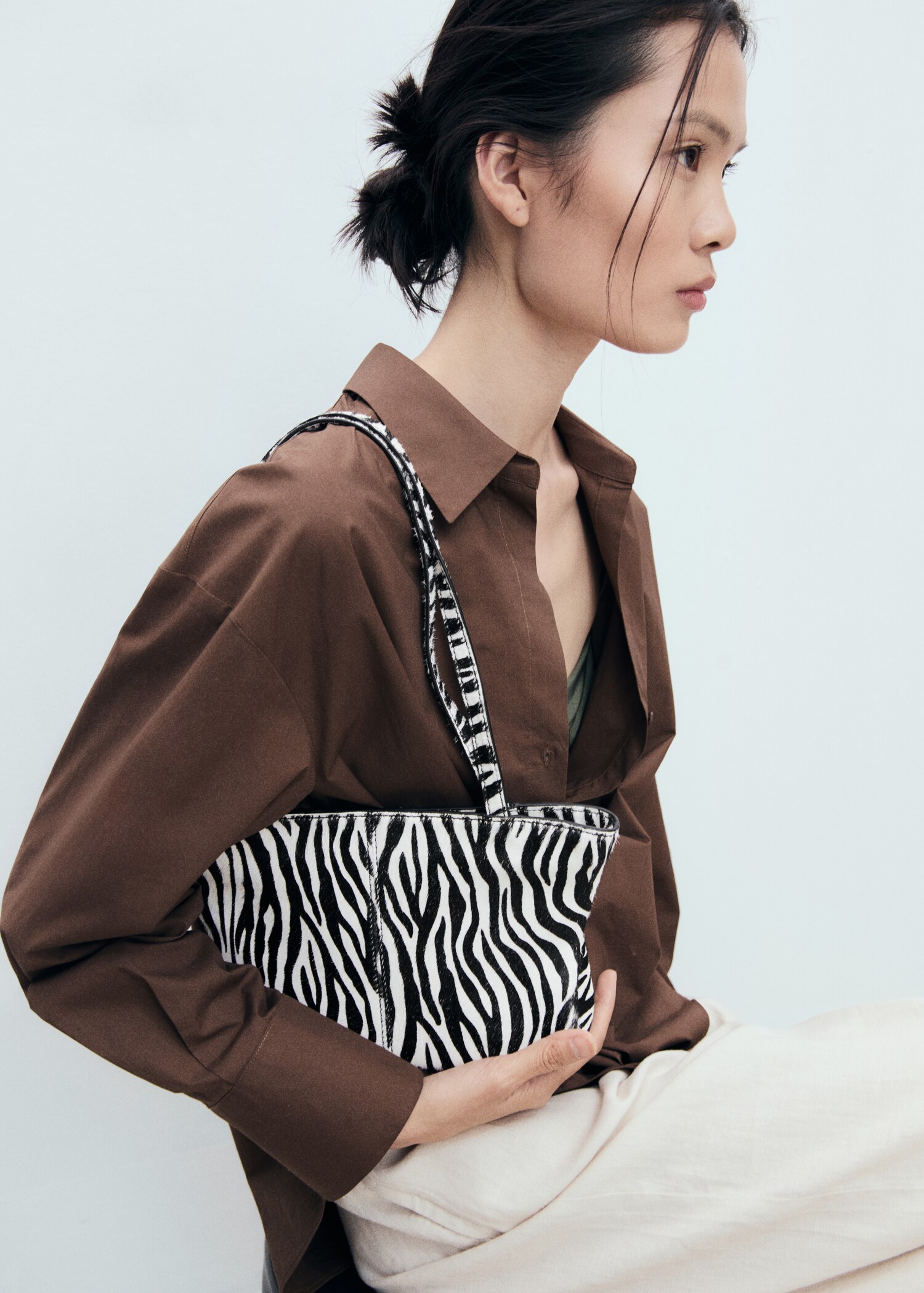 Bolso piel estampado cebra - Plano general