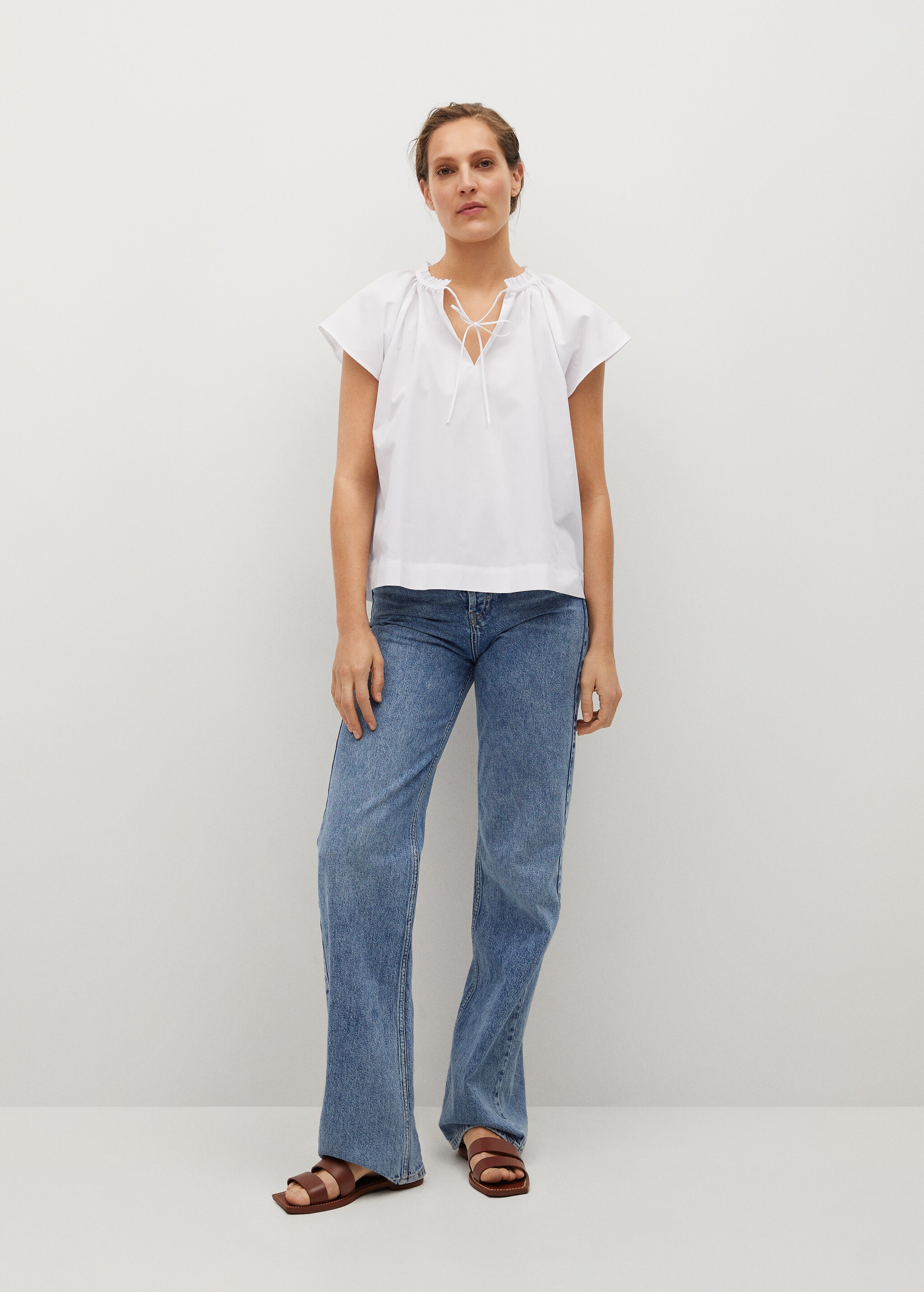 Blusa cuello fruncido - Plano general