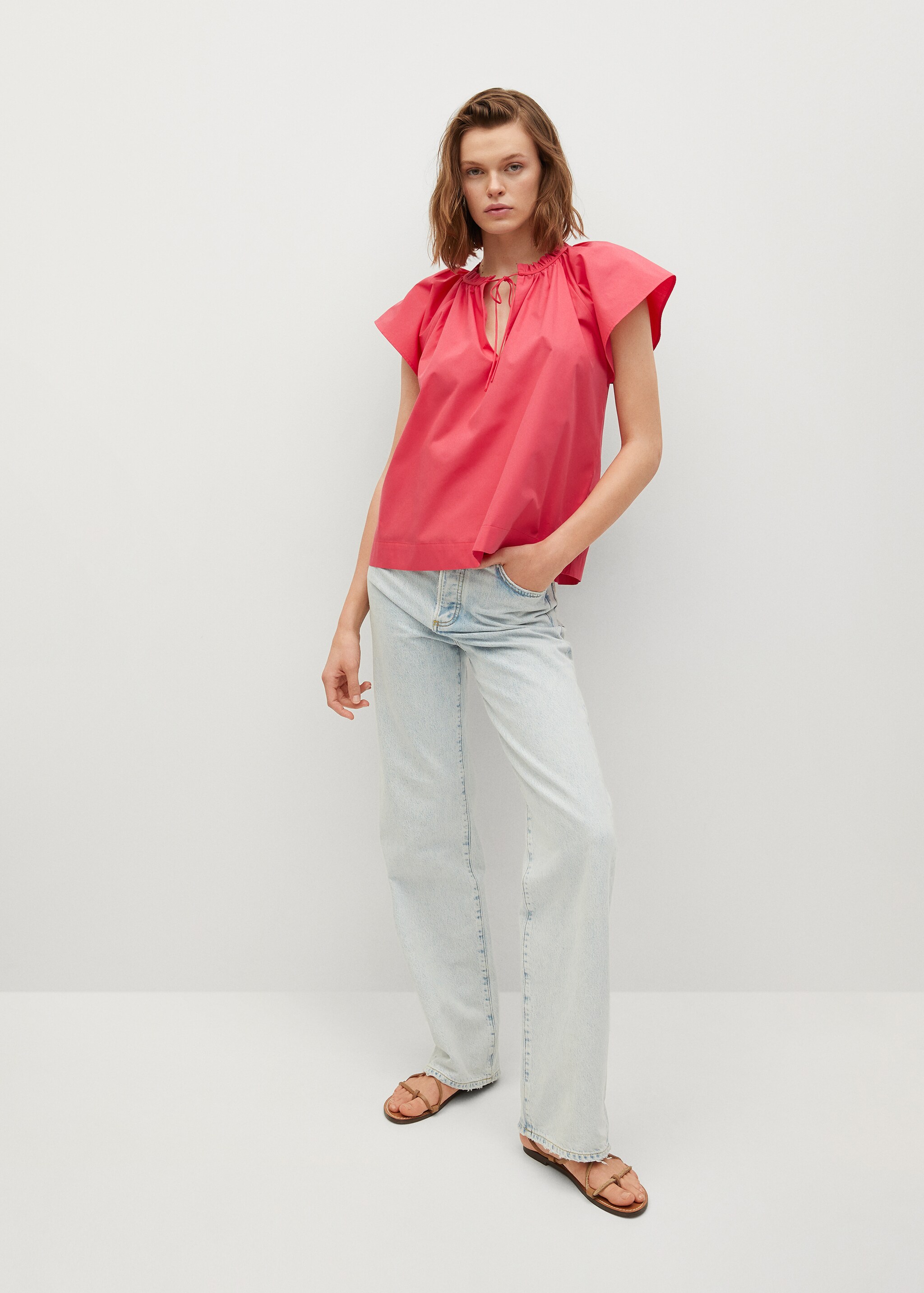 Blusa cuello fruncido - Plano general
