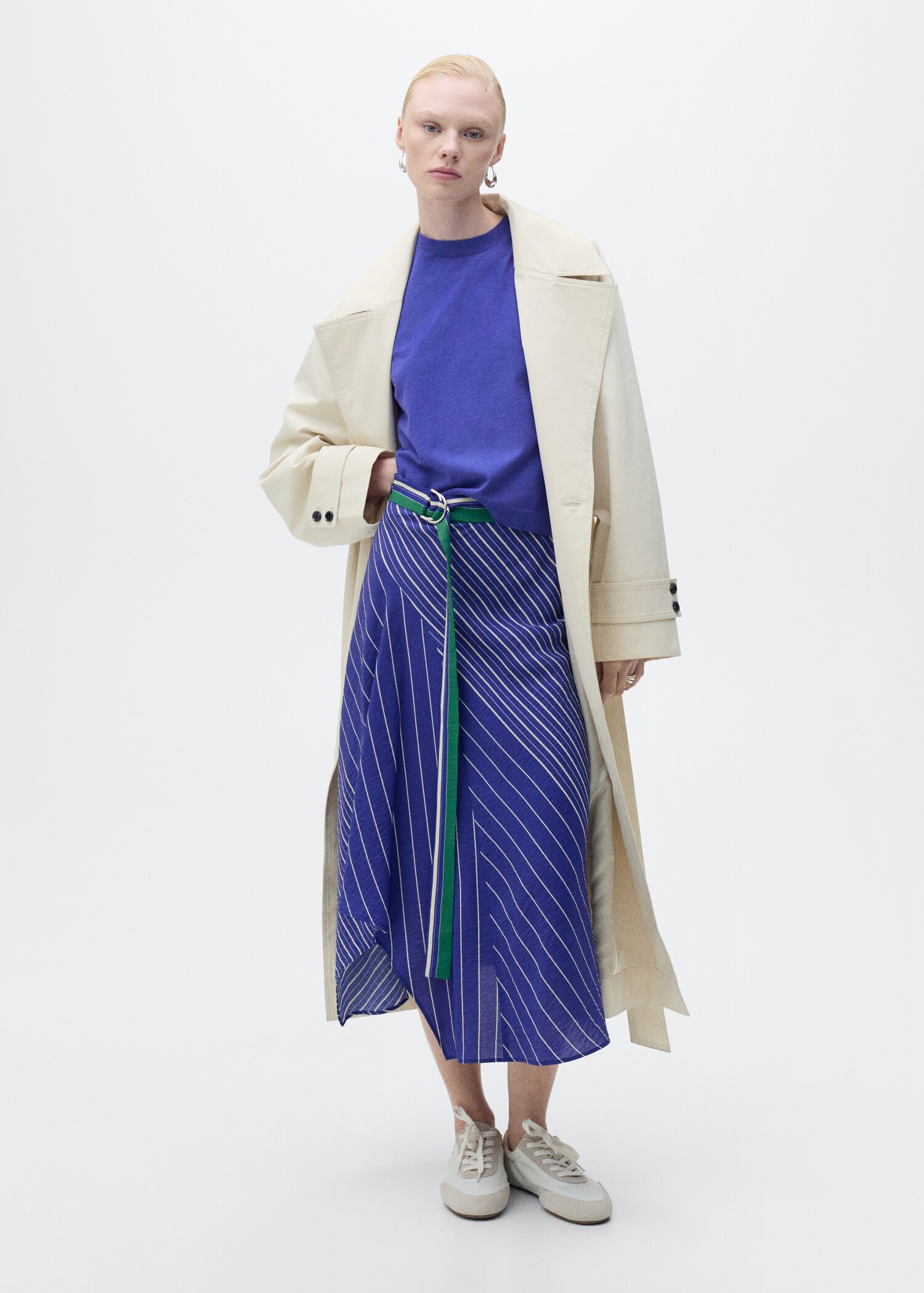 Short-sleeved fine-knit sweater - General plane