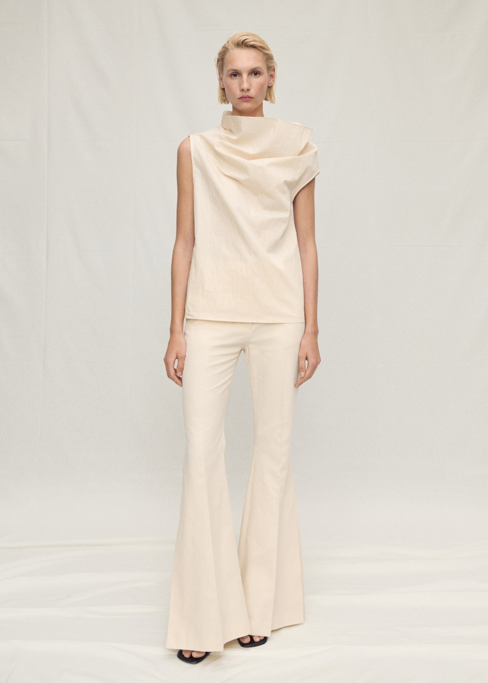 Blusa algodón cuello asimétrico - Plano general, Crudo. Ref: 87097895-00.