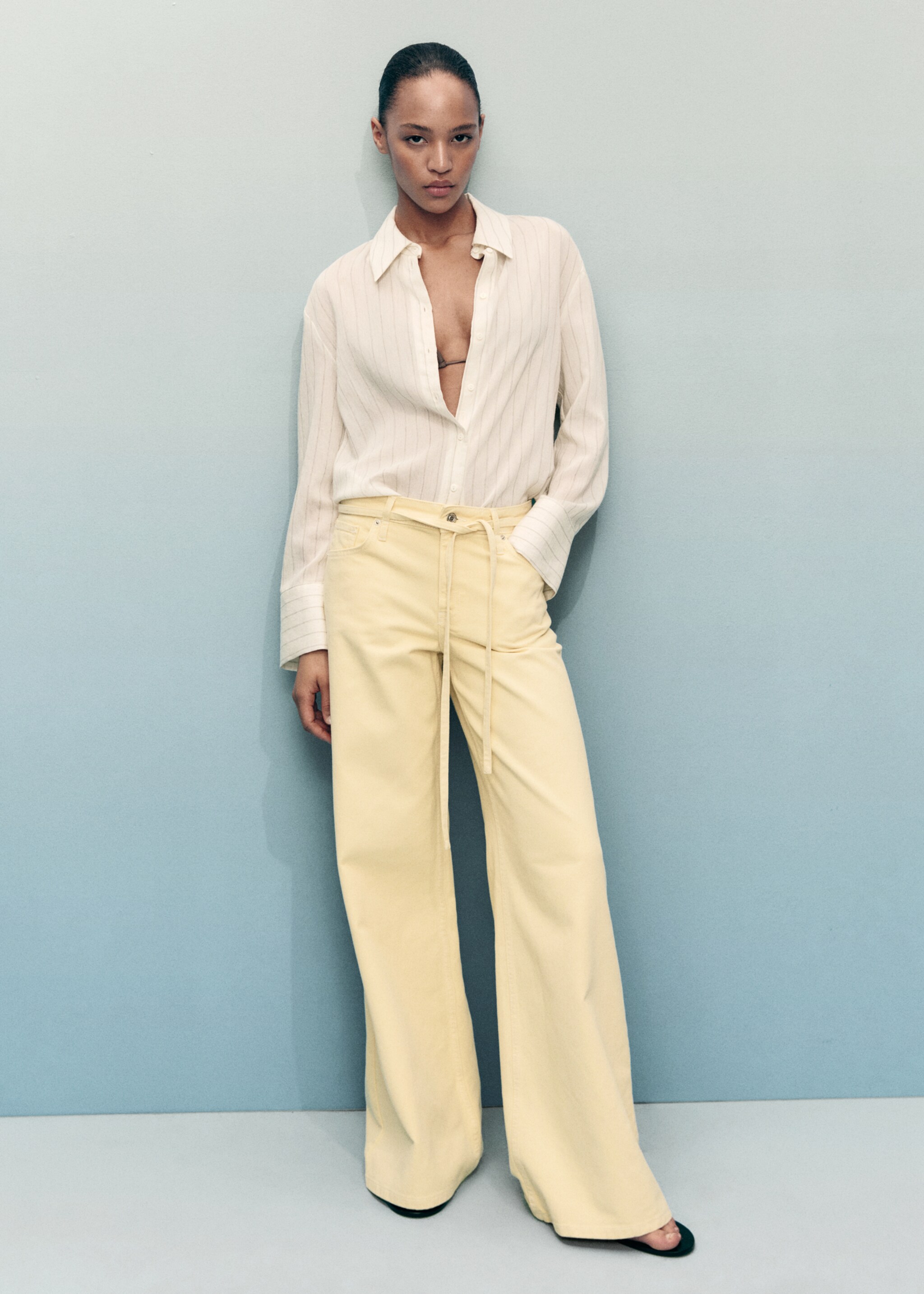 Low-rise wide leg jeans with belt - General plane, White. Ref: 87099220-00.